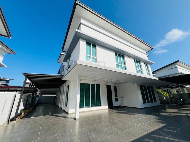 IJM Bungalow｜7010sqft｜7R6B｜Extended Kitchen｜Unblocked Lake View 1