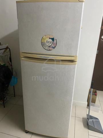 Well maintained Large Mitsubishi Fridge for Cheap - photo 5 of 5