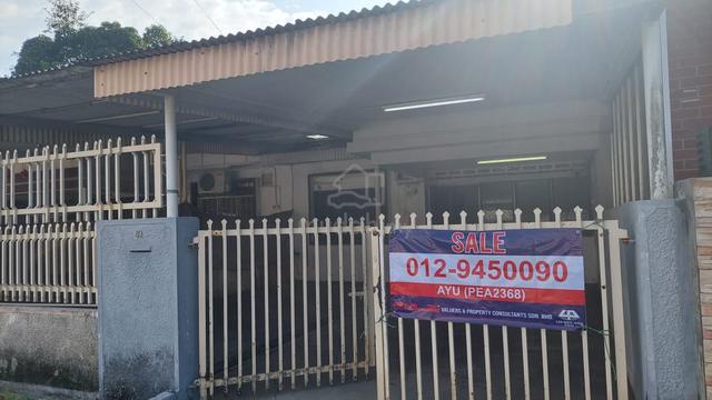 FREEHOLD Teres Setingkat Jalan Sembilang Taman Banang Batu Pahat Johor 1