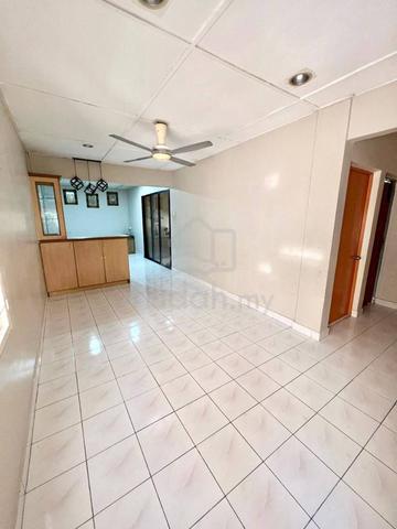 saujana apartment 1