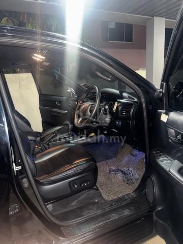 2019 Toyota HILUX 2.8 BLACK EDITION MY18 AN120 (A) - 4