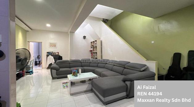 Extended 2.5 Storey HouseTaman Karunmas Balakong Seri Kembangan 1