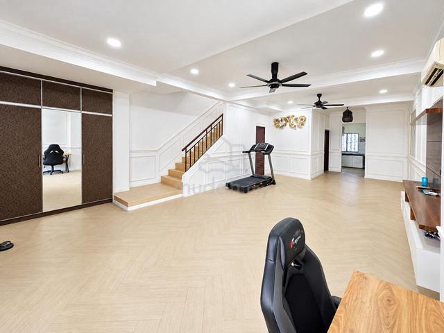 BEAUTIFUL VACANT & RENOVATED Terrace House Taman Anggerik Perdana 1
