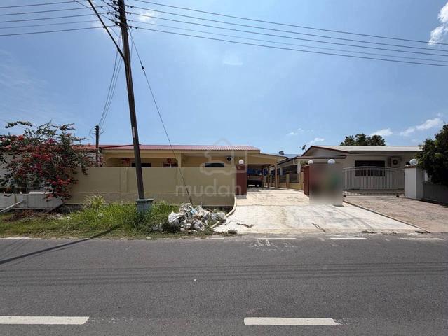 Single Storey Semi Detached House for Rent at Riam Miri 1