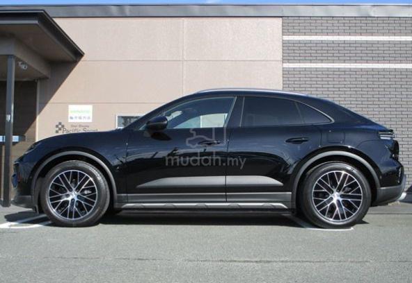2025 BOOKNOW NEW CAR Black/Beige Porsche MACAN EV - 4