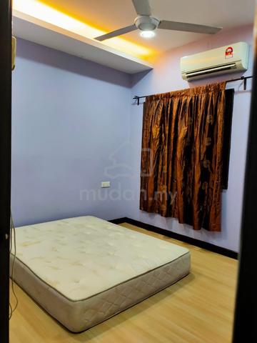middle room for rent 1