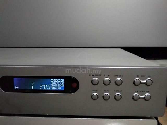 NAD C521BEE 5 stars CD Player  - photo 2 of 6