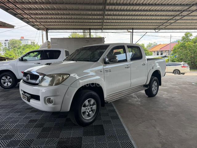 2011 Toyota HILUX 3.0 G (A) - 1