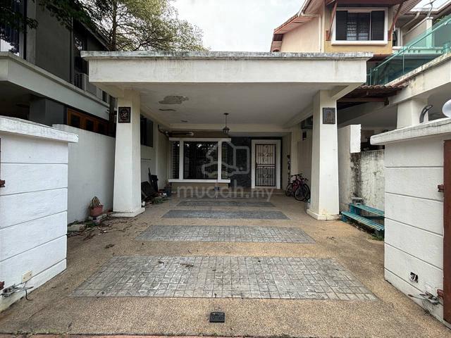 RENOVATED + FACING OPEN Teres 2 tingkat Alam Impian 22 x 80 FREEHOLD 3