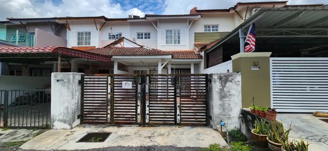 Double Storey Terrace @Seksyen 12, Bandar Puncak Alam 1