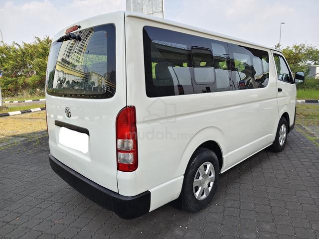 2017 Toyota Hiace 2.5 (M) Window 14 Seat Low Roof - 3