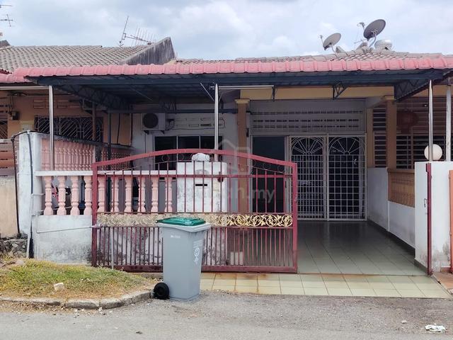 Single Storey House at Taman Layang-layang, Rahang, Seremban, for sale 1