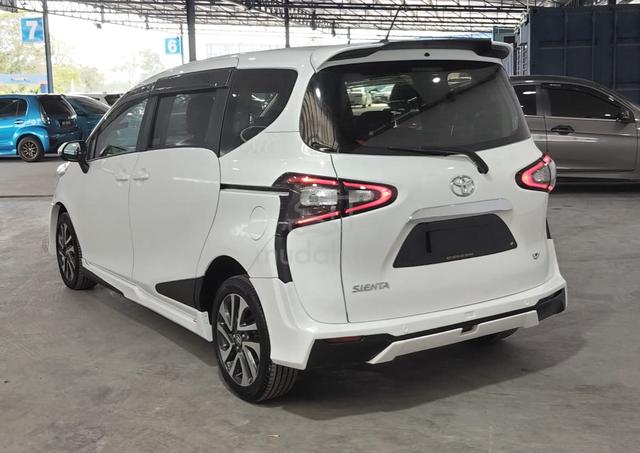 Full Loan 2017 Toyota SIENTA 1.5 V (A) Mini MPV - 2
