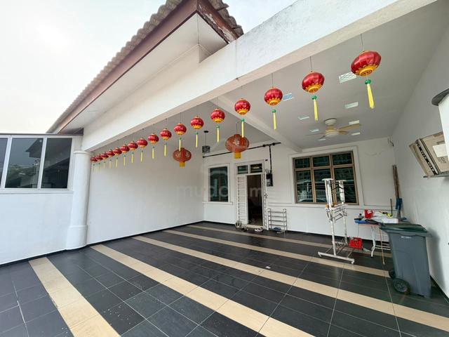 RENOVATED Single Storey Terrace Saujana Permai Bukit Katil Tasik Utama 1