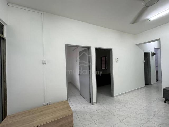pulau melaka for rent Melaka raya atas kedai 1