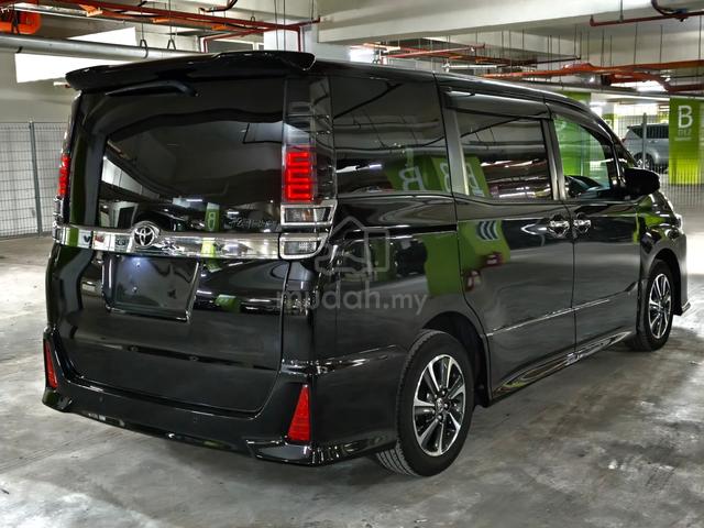 2021 Toyota VOXY 2.0 ZS KIRAMEKI 3 - 4