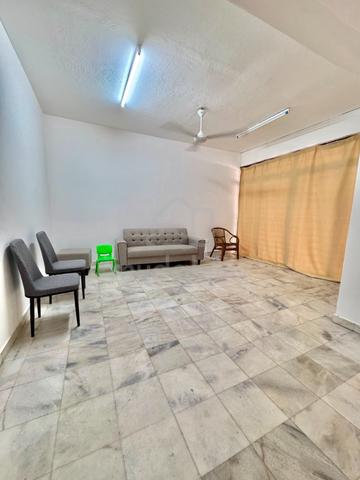 Taman Daya (Jalan Pinang), 2sty Terrace, Partly Furnished, None Gated 1