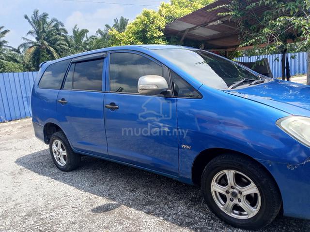 2011 Toyota INNOVA 2.0 E FACELIFT (A) - 4