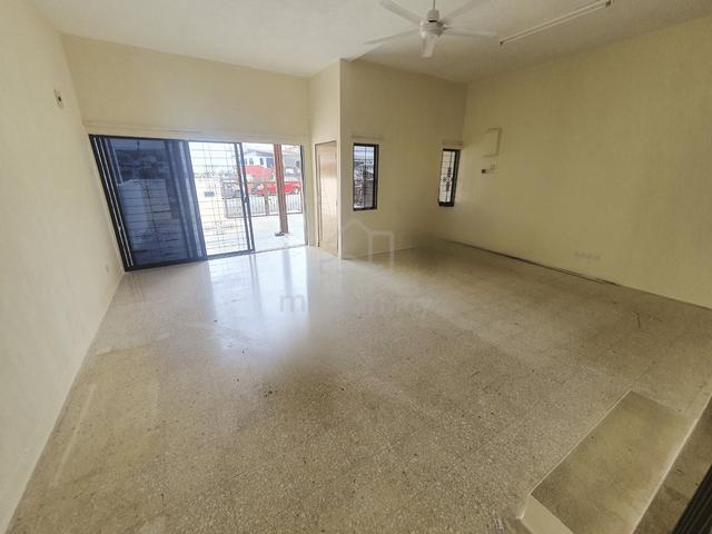 Taman Connaught 5 Room House for Rent 康乐夜市排屋 1