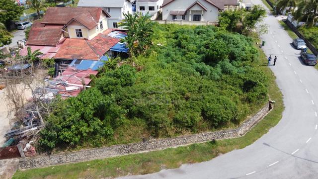 Freehold Corner Bungalow Lot Laman Jasmin Kota Seriemas Nilai 3