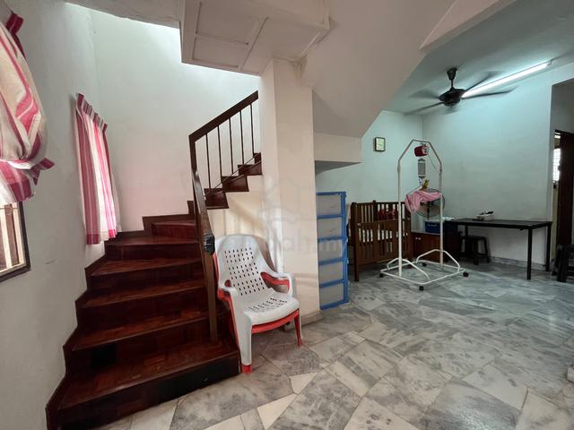 USJ 3 Gated Guarded Freehold 20x60 sqft 4r3b Taipan Subang 2 Story 1