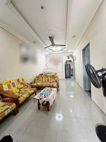 Kg Jawa Samarinda Klang Single Storey House renovated 3r2b for rent 1