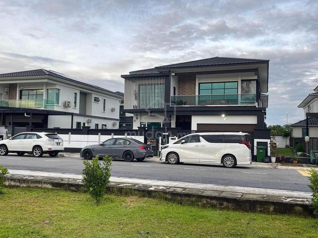 RUMAH BANGLO Mewah Tersergam Indah Hadapan TASIK BERTAM ECO RESIDENCE 1