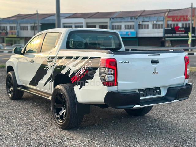 2022 Mitsubishi TRITON 2.4 PHANTOM PLUS EDITION - 3
