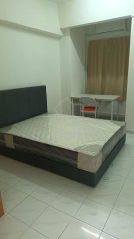 Medium bedroom with Lake View Corner Unit in Sungai Besi Serdang Perda 1