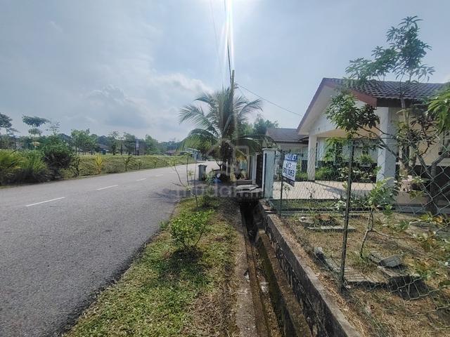 Non Bumi Bungalow Mahkota Hills Lenggeng Facing Playgroud 1
