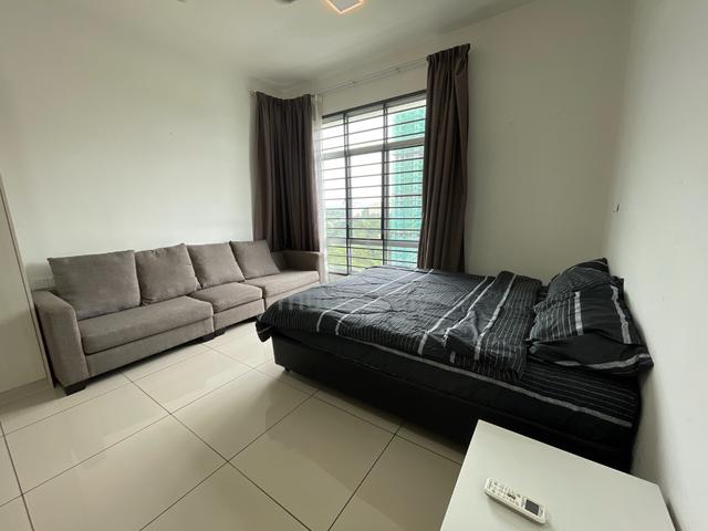 Aliff Avenue Tampoi Master Room For Rent 1
