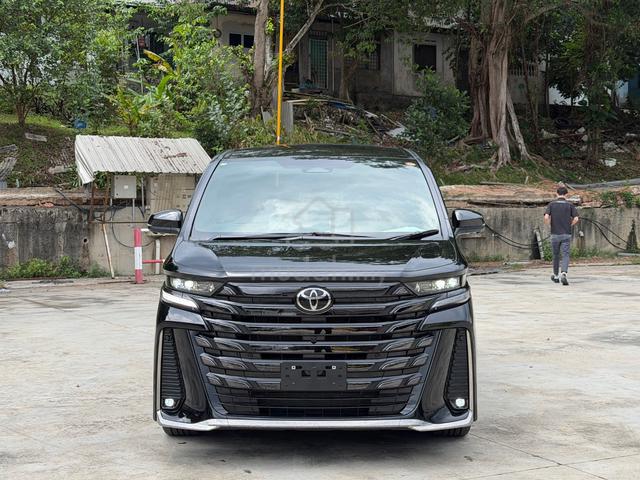 13k KM DIM R/MNTR 2025 Toyota VELLFIRE Z PREMIER - 2