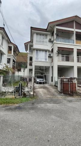 SEMI D Townhouse 1.5 storey Seri Pristana Saujana Utama For Sale 1