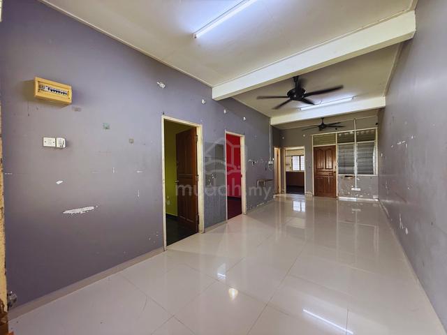 [CORNER LOT]Rumah Teres Setingkat di RAKR Mengabang Lekor, Batu Rakit 1