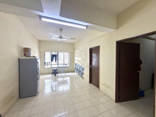 Dataran Otomobil Apartment 1