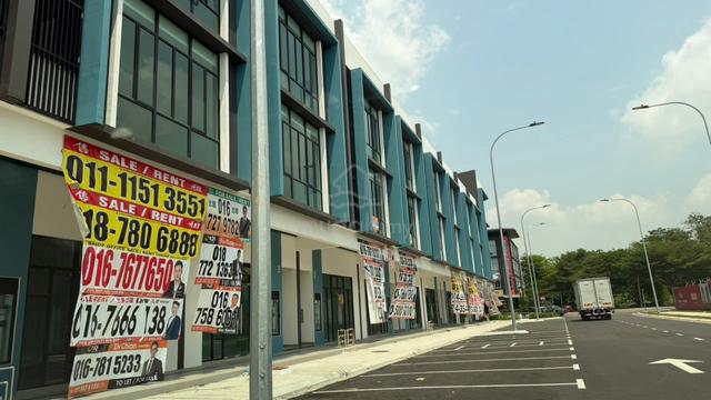Permas Jaya 10 Permas avenue 1st floor and 2nd floor shop brand new 1
