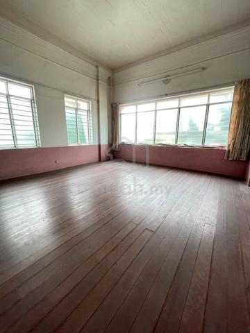 Bungalow unit at Arratoon Road 1