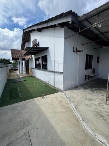 R2000/Johor Jaya/Jalan Teratai/4bed/Partial Furnished/Single Storey/16 1