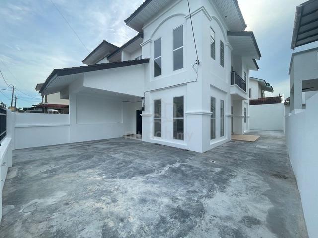 2-Storey Semi-D @ Taman Seri Permai【Newly Renovated】Big Car Porch 1