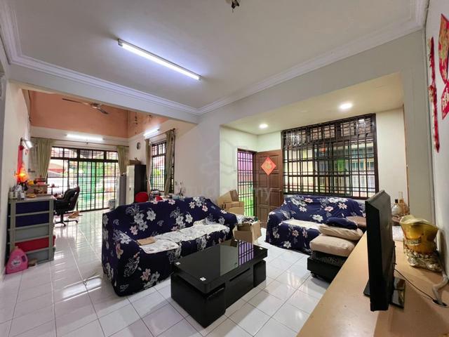 1.5 Storey For Sale @ Tmn Pelangi Indah/ Ulu Tiram/ Endlot 10ft Land 1