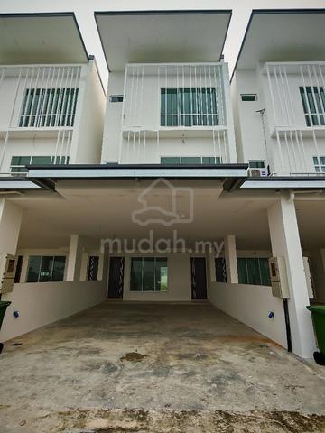 Marq Suites at Batu Kawa 1