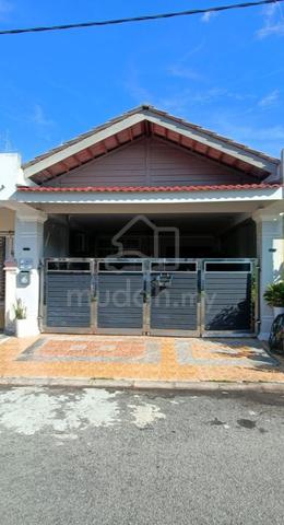 Bandar Putra Kulai, Johor/ bumi lot/ freehold/ 3+1 loteng room 1