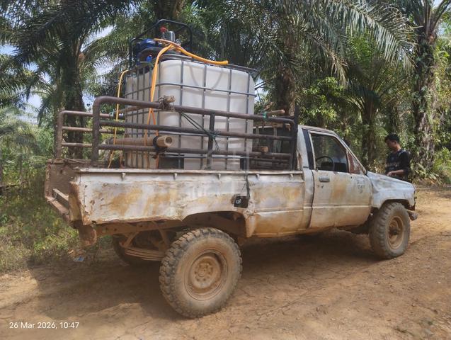 1995 Toyota HILUX 2.8 DOUBLE CAB (M) - 2