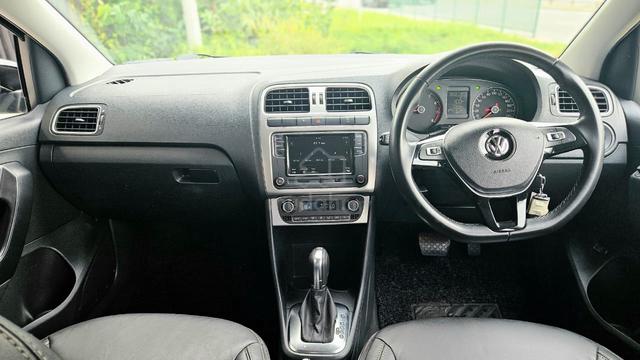 Volkswagen VENTO 1.2 HIGHLINE TSI R/CAM LED DRL - 4