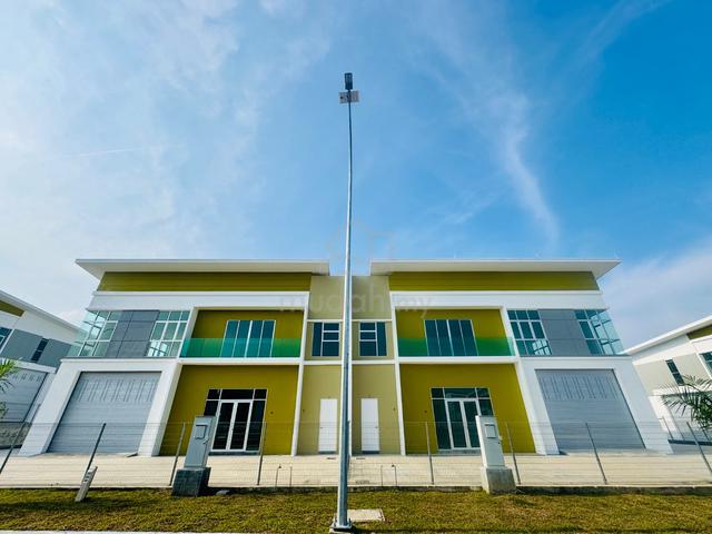 [ Extra Land 2,585ft ] Double Storey Semi D Warehouse Ayer Keroh MITC 1