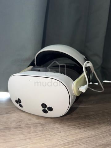 META Quest 3s + Adicop Power Bank FREE - photo 2 of 4