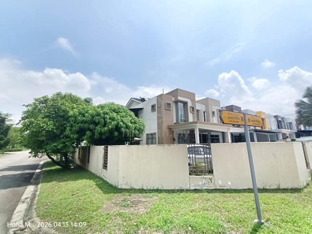 Setia Tropika (Corner Lot)Double Storey Terrace House, Privacy Unit 1