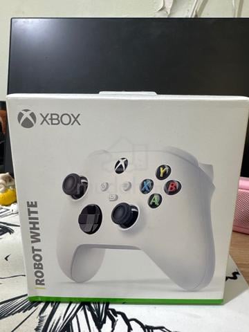 Xbox Elite Series 2 n Xbox Robot White - photo 2 of 3