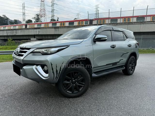 2016 Toyota FORTUNER 2.7 SRZ 4X4 POWER BOOT - 1