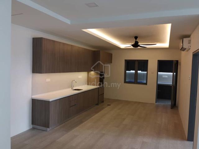 LakeFront Residence 1